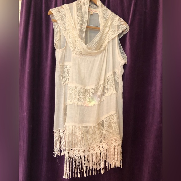 Pretty Angel Lace Accent Vest/Beach cover. - Picture 6 of 14